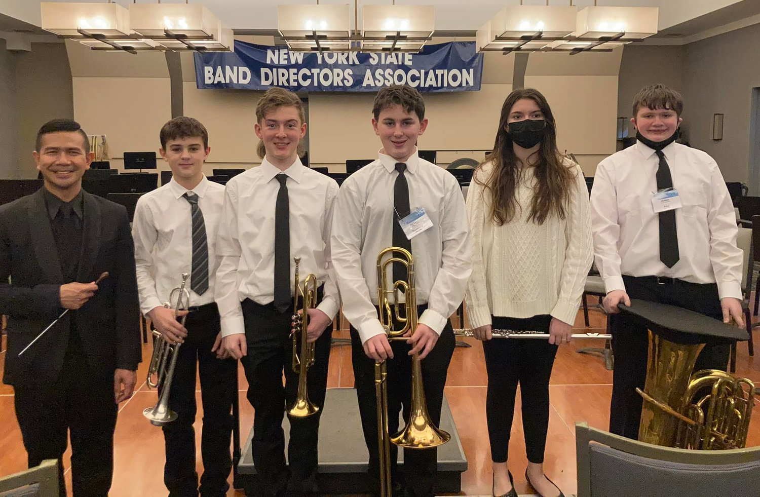 Pictured with NYSBDA Middle School Honors Band conductor Dr. Thomas Gamboa are
(left to right): Jack Meyer, Colin Smith, Jackson Seifert, Becky Neikens and Kolton Chamberlain